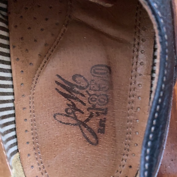 Johnston & Murphy / J&M two-tone dress shoes. - Picture 2 of 4